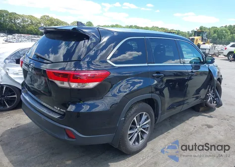 2019 Toyota Highlander Xle z USA, uszkodzony, nr VIN 5TDJZRFH0KS585898